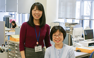 札幌市市民活動サポートセンター　市民活動担当（写真右）喜多洋子さん、（写真左）古野由美子さん